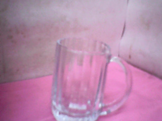 玻璃杯