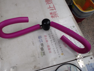 腿部訓練器