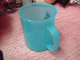 塑膠杯