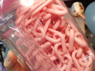 粉色塑膠鍊
