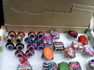 裝飾戒指多入一盒