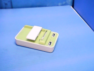 萬用電池充電座