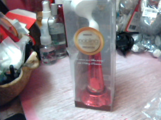 全新電動洗臉刷