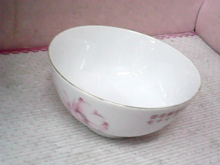 瓷碗