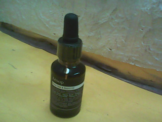 亮澤鬚髮保養油