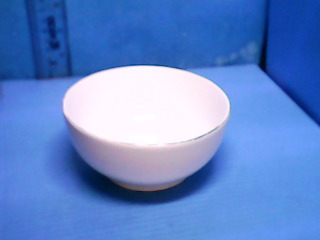 瓷碗