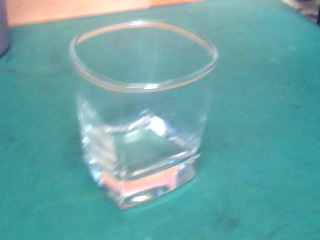玻璃杯