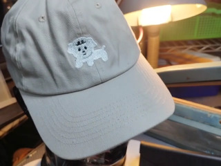 小白狗球帽