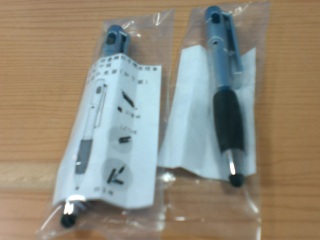 摺疊手機座燈筆