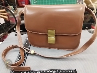 棕色小方包