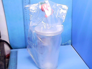 塑膠杯