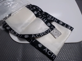 白色飾品肩帶