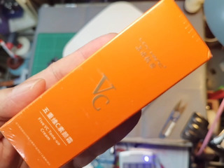 五重維C素顏霜