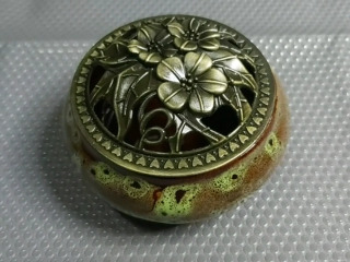 金屬鏤空陶瓷香爐