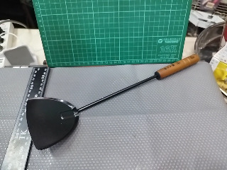 木柄炒鍋鏟