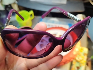 紫色太陽鏡