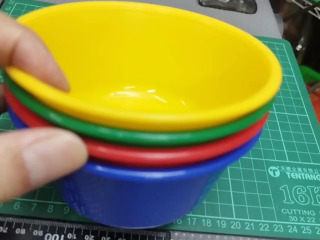 彩色塑料碗