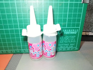 小瓶裝尖嘴液體膠水