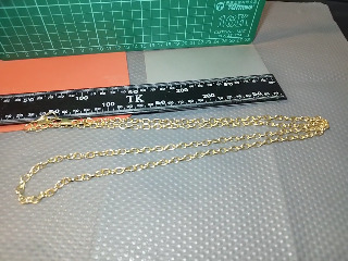 金色金屬項鍊