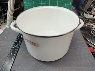 白色琺瑯雙耳湯鍋