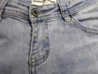 品牌牛仔褲２８腰