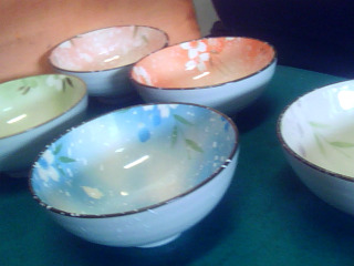 瓷碗