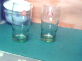 玻璃杯
