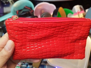 紅色壓紋零錢包