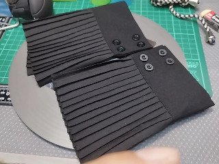 百褶袖扣