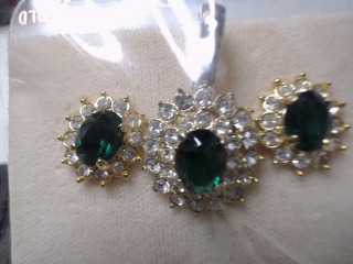 輕奢款彩吊墜耳飾