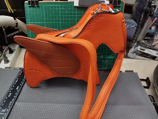 飛馬造型側背包