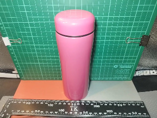 粉色保温杯