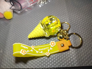 黃鴨冰淇淋鑰圈