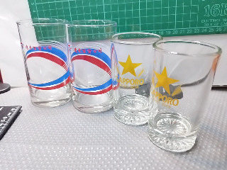 玻璃杯