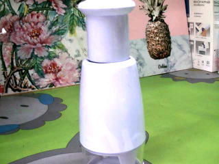 切蒜器
