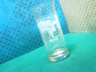 玻璃杯