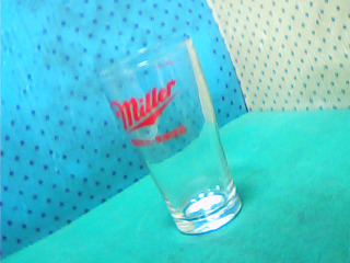 玻璃杯