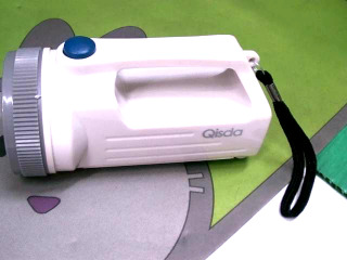 電池式手電筒