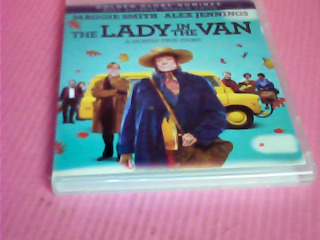 藍光-坐貨車的女士