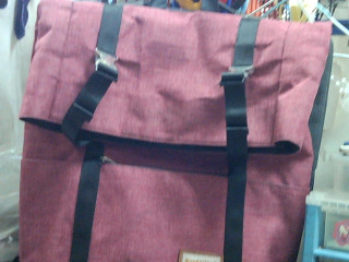 後背包/側拉鍊X