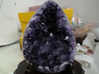紫水晶恐龍蛋晶洞