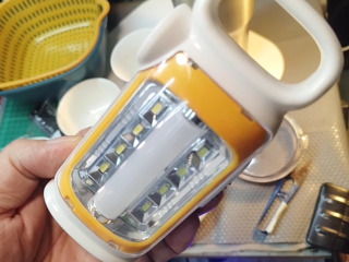 手提式緊急照明燈