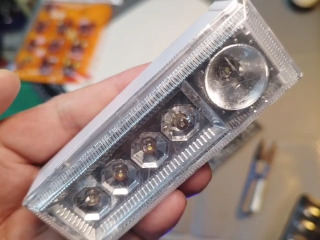 四燈珠強光手電筒1