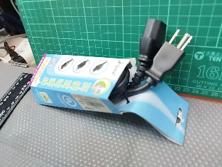 電源線