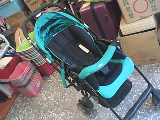 嬰兒推車