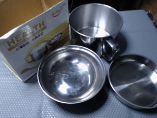 不鏽鋼杯碗盤子