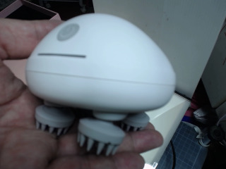 迷你多功能頭皮按摩器頭部頭皮揉捏按摩乾濕兩用頭療神器