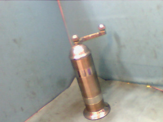 研磨器