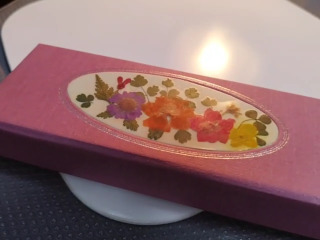 粉色花卉盒
