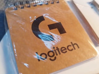 羅技線圈筆記本